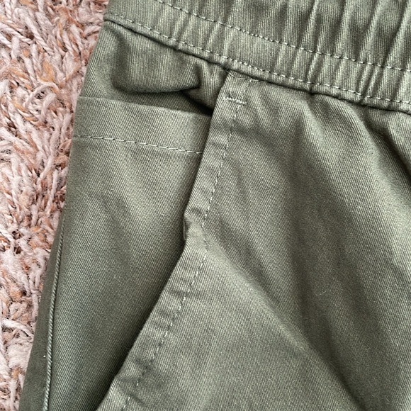SOLD Off-site | Forever 21 Men’s Olive Joggers Size Small - Picture 8 of 13